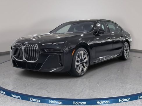 Certified 2023 BMW 760i xDrive w/ Parking Assistance Package image 31