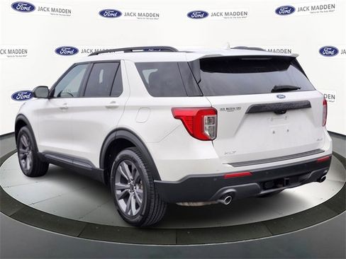 Certified 2022 Ford Explorer XLT w/ Equipment Group 202A image 3