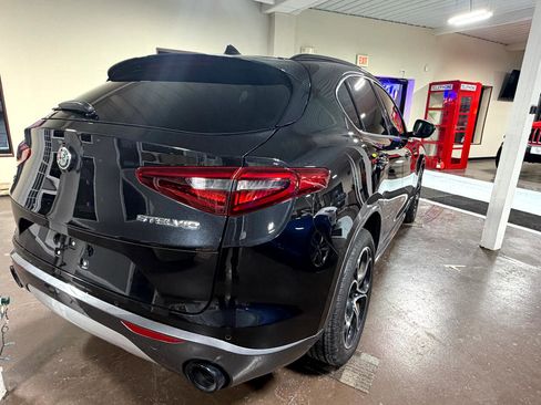 Used 2022 Alfa Romeo Stelvio Ti image 6