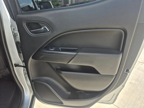 Used 2019 Chevrolet Colorado LT w/ LT Convenience Package RWD image 17