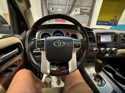 Used 2014 Toyota Sequoia Platinum AWD/4WD image 27