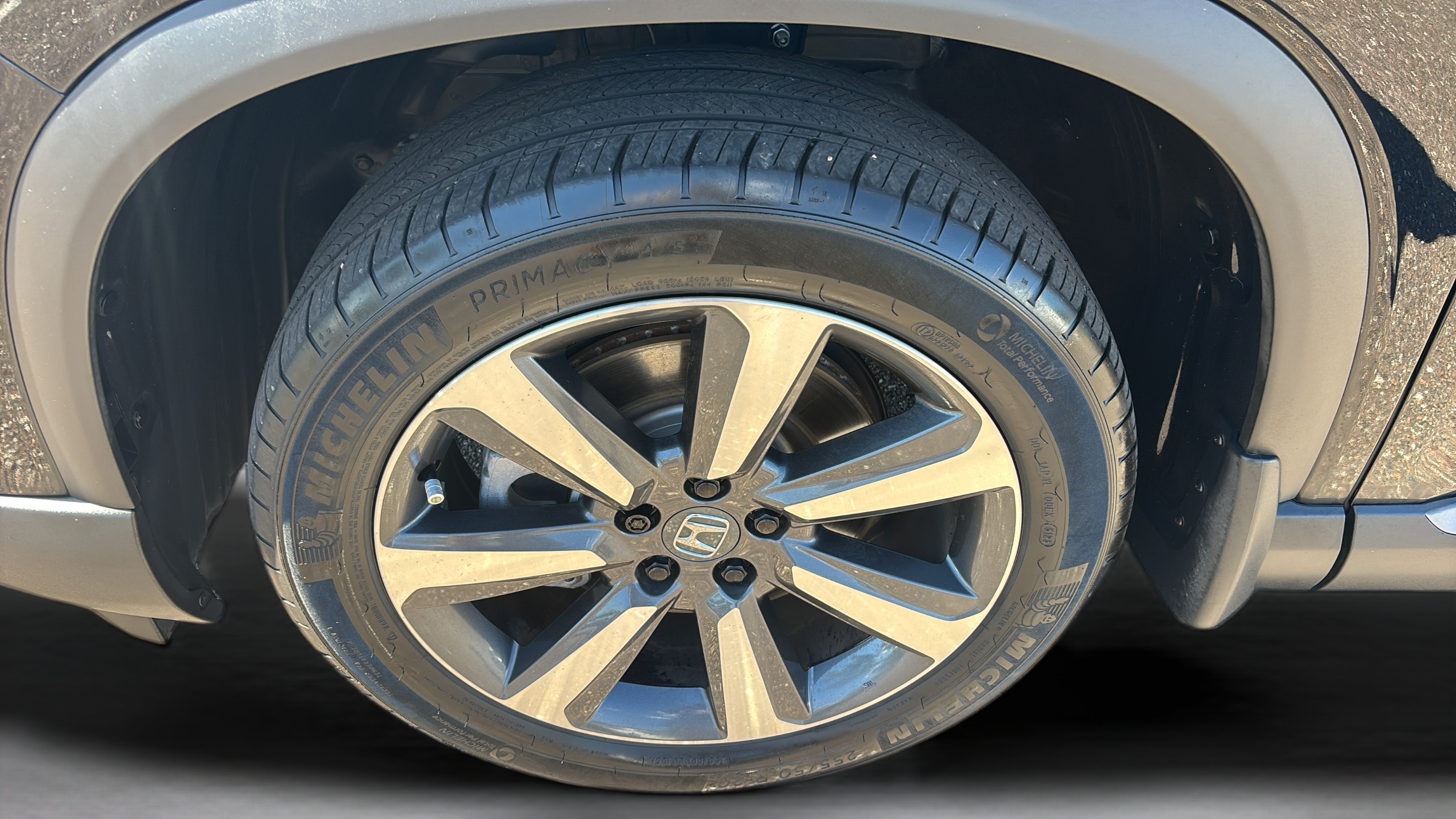 Certified 2025 Honda Pilot Touring image 36