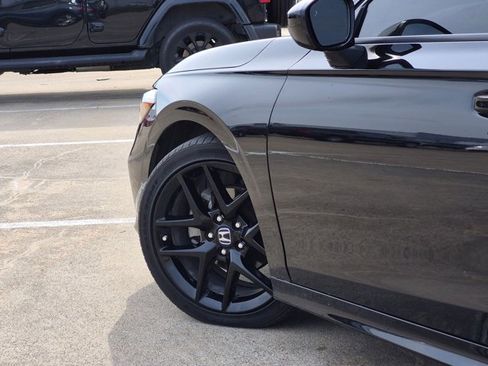 Used 2025 Honda Civic Sport image 9