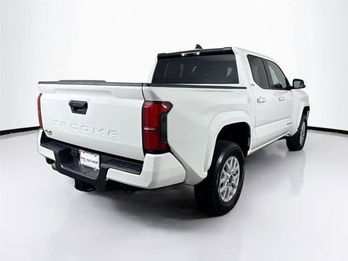 Certified 2025 Toyota Tacoma SR5 image 11