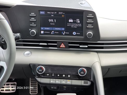Certified 2025 Hyundai Elantra Sport FWD image 18