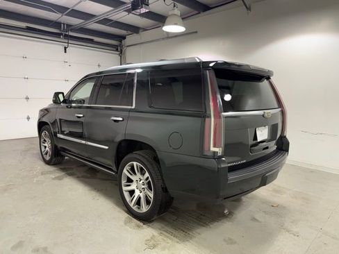Used 2016 Cadillac Escalade Premium image 4
