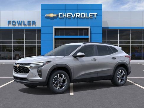 New 2026 Chevrolet Trax LT w/ Driver Confidence Package FWD image 2