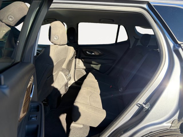 Used 2018 GMC Terrain SLE w/ Driver Convenience Package FWD image 13