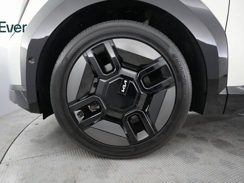 Used 2024 Kia EV9 GT-Line image 18