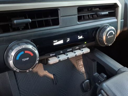 Used 2024 Toyota Tacoma SR image 23