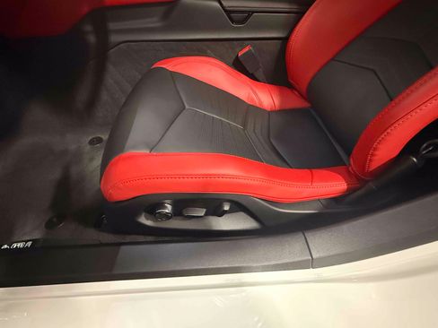Used 2024 Chevrolet Corvette Z06 w/ Z07 Performance Package w/ Z07 Performance Package RWD image 95