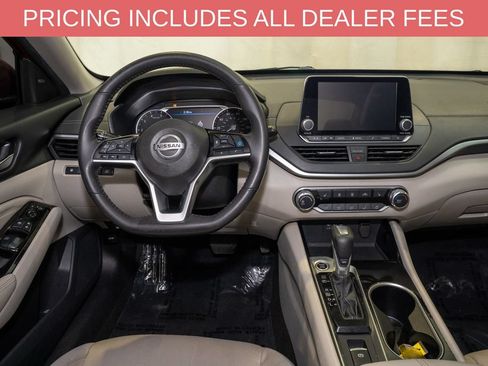 Used 2022 Nissan Altima 2.5 SV w/ SV Premium Package FWD image 6