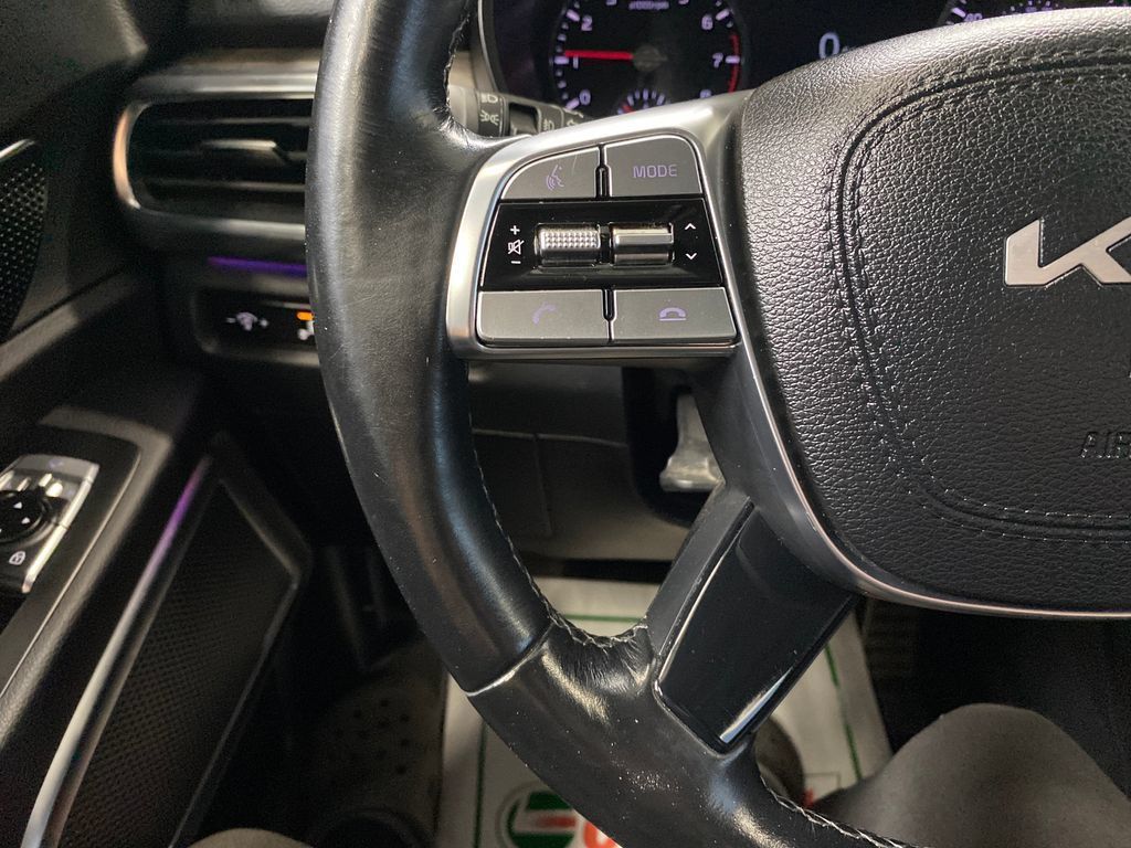 Used 2022 Kia Telluride SX w/ Nightfall Edition Package AWD/4WD image 16