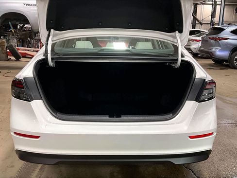 Used 2025 Honda Accord LX image 30