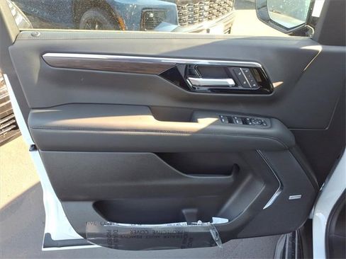 New 2026 Chevrolet Suburban LT w/ Comfort Package image 10