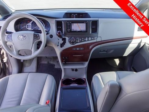 Used 2014 Toyota Sienna XLE image 4