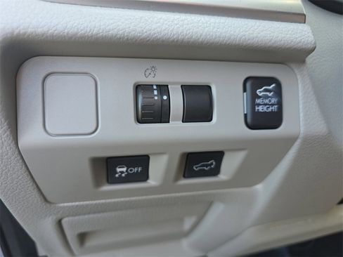 Used 2015 Subaru Forester 2.5i Touring image 32