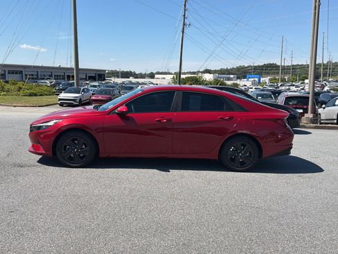 Certified 2023 Hyundai Elantra SEL FWD image 8