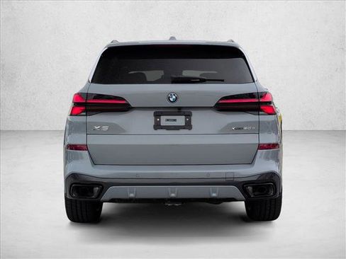 New 2026 BMW X5 xDrive50e image 8