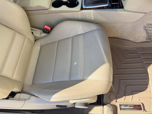 Used 2015 Mercedes-Benz C 250 Coupe image 13