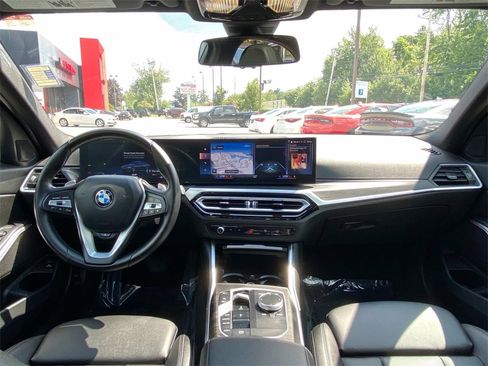 Used 2024 BMW 330i xDrive Sedan w/ Convenience Package image 15