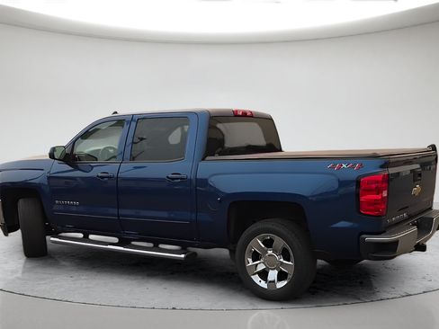 Used 2018 Chevrolet Silverado 1500 LT w/ LT Eassist Package AWD/4WD image 10