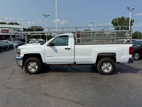 Used 2017 Chevrolet Silverado 2500 W/T AWD/4WD image 2
