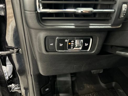 Certified 2025 Lincoln Corsair FWD image 11