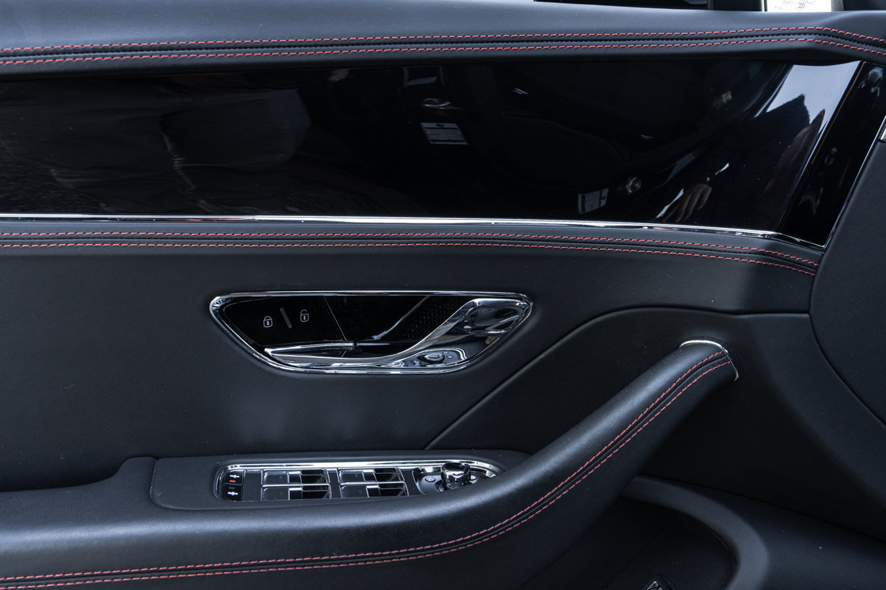 Used 2024 Bentley Flying Spur V8 AWD/4WD image 24