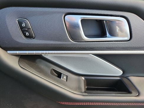 Certified 2025 Ford Explorer ST image 37