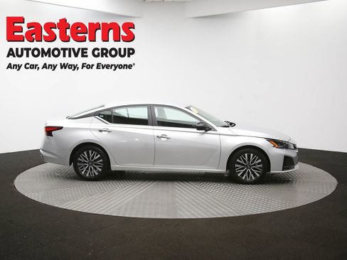 Used 2024 Nissan Altima 2.5 SV image 43
