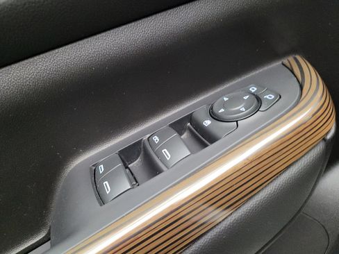 Used 2022 GMC Acadia SLE FWD image 27
