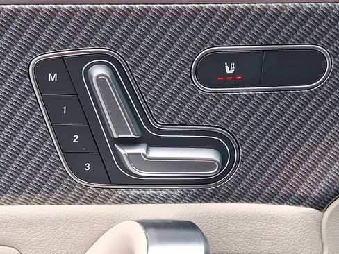 Used 2025 Mercedes-Benz CLA 250 4MATIC image 27