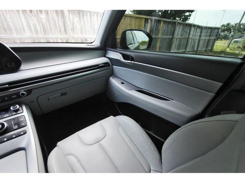 Used 2024 Hyundai Palisade SEL w/ Premium Package FWD image 11