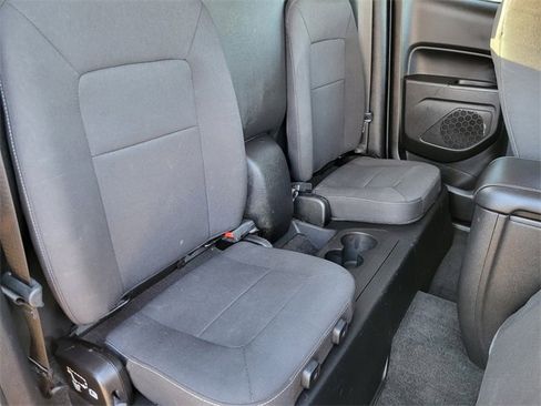 Used 2016 GMC Canyon SLE image 18