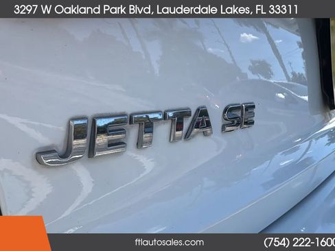 Used 2017 Volkswagen Jetta SE image 17