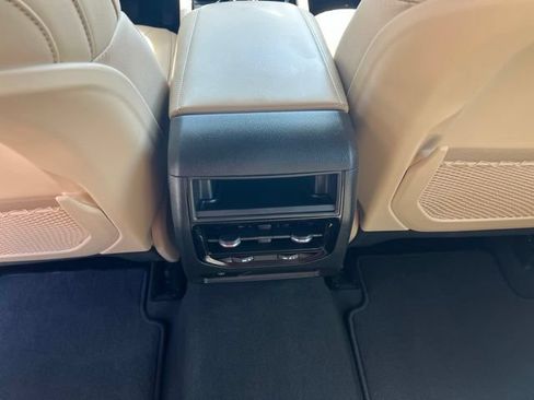 Used 2023 Jeep Grand Cherokee Limited w/ Luxury Tech Group II AWD/4WD image 20