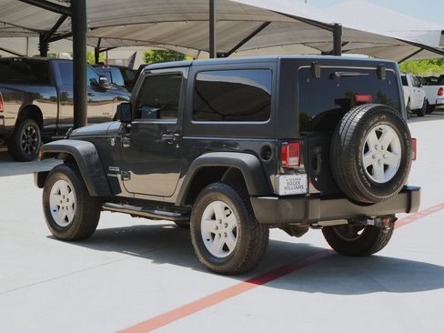 Used 2017 Jeep Wrangler Sport w/ Quick Order Package 24S AWD/4WD image 3