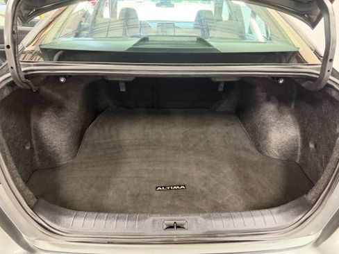 Used 2025 Nissan Altima 2.5 SV FWD image 29