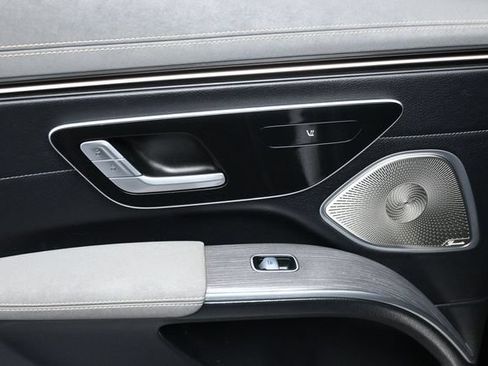 Used 2022 Mercedes-Benz EQS 450+ Sedan image 9