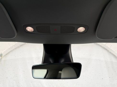 Used 2022 Tesla Model Y Long Range image 35