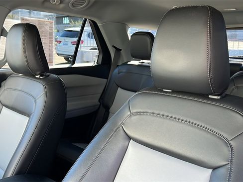 Certified 2022 Ford Explorer XLT w/ Equipment Group 202A image 12