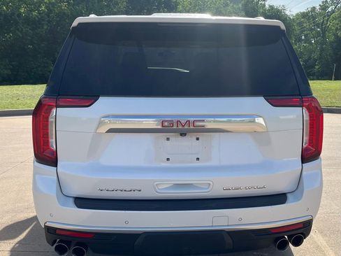 Used 2022 GMC Yukon XL Denali AWD/4WD image 4