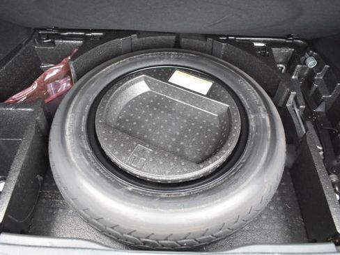 Used 2019 Toyota C-HR XLE FWD image 33