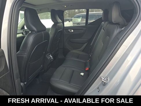 Used 2025 Volvo XC40 B5 Core image 14