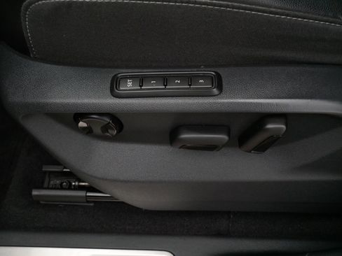 Used 2019 Volkswagen Atlas SEL Premium image 20