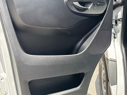 Used 2025 Mercedes-Benz Sprinter 2500 image 18