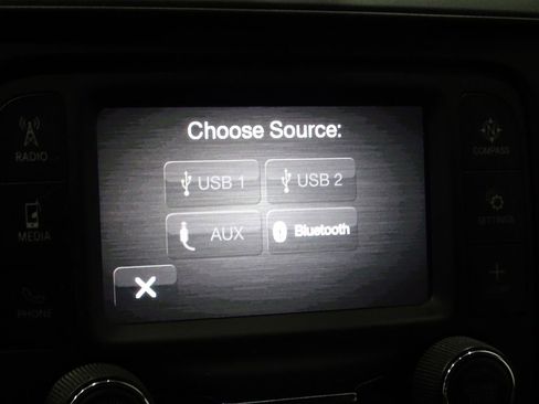 Used 2021 RAM 2500 Tradesman w/ Chrome Appearance Group image 33