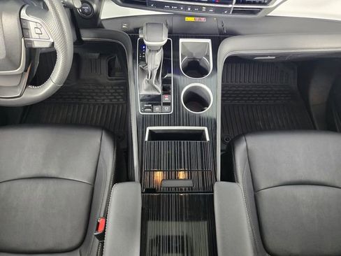 Used 2025 Toyota Sienna XSE FWD image 26