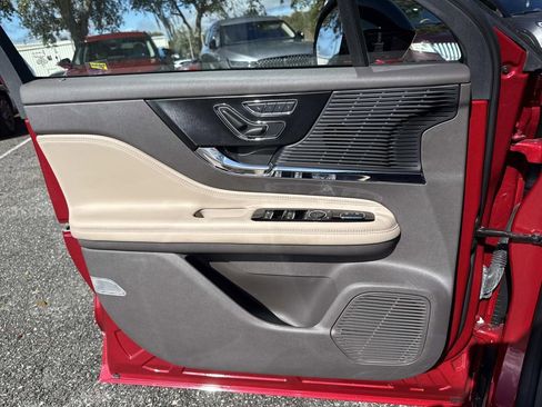 Certified 2020 Lincoln Corsair Standard w/ Equipment Group 101A image 18